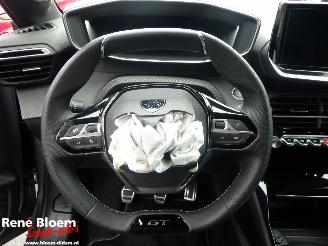 Peugeot 208 1.2 PureTech 100 GT 5drs picture 15