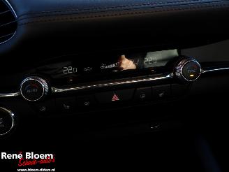 Mazda 3 2.0 e-SkyActive-G M Hybrid  Luxury 122 picture 20