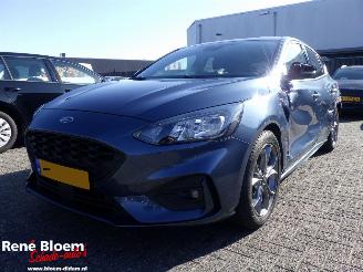 Damaged car Ford Focus 1.0 EcoBoost Hybrid ST-Line 2021/9