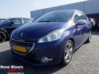 krockskadad bil auto Peugeot 208 1.4 VTi Allure 5drs 2012/10