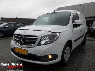 damaged commercial vehicles Mercedes Citan 109 CDI BlueEfficiency Airco 90pk 2019/9