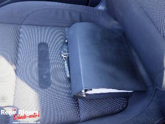 Volkswagen Tiguan 2.0 TDI 4motion 140pk Automaat picture 16