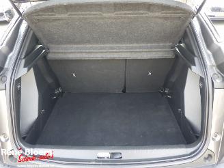 Peugeot 2008 1.2 PureTech Active Pack picture 16