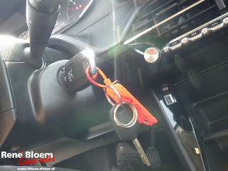 Peugeot 2008 1.2 PureTech Active Pack picture 20