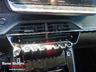 Peugeot e-2008 EV Allure Pack 50 kWh picture 14