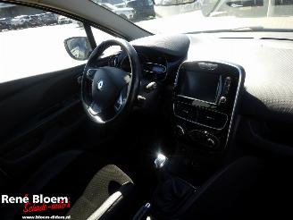 Renault Clio 0.9 Tce Intens 5drs Navi picture 8