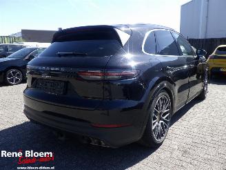 Damaged car Porsche Cayenne 3.0 E-Hybrid 340pk Full Option 2021/1