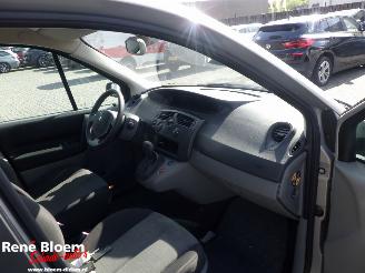 Renault Scenic 1.6 16V Expression Comfort picture 11