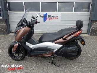 Yamaha XMAX 300 picture 1