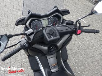 Yamaha XMAX 300 picture 10