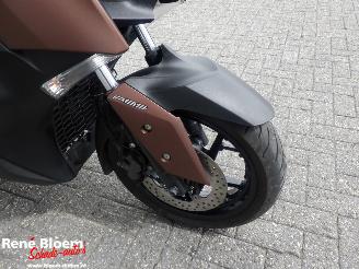 Yamaha XMAX 300 picture 11