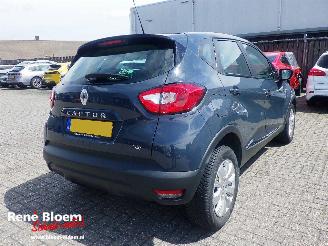 Damaged car Renault Captur 0.9 TCE Expression CLima 5drs 2016/6
