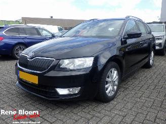 skadebil auto Skoda Octavia Combi 1.6 TDI Greentech 110pk Ambition 2016/9