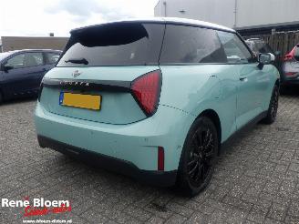 damaged passenger cars Mini Cooper E Favoured M 40.7 kWh 2025/8