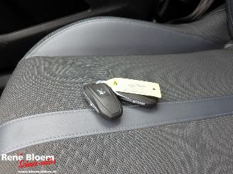 Peugeot 2008 1.2 PureTech Allure Automaat picture 16