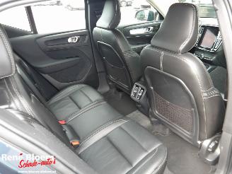 Volvo XC40 1.5 T2 Momentum Business picture 11