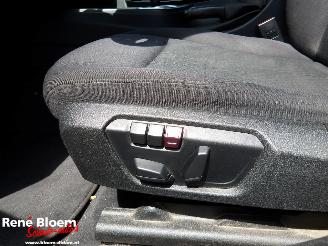 BMW 3-serie 318d Executive 142pk Aut picture 12