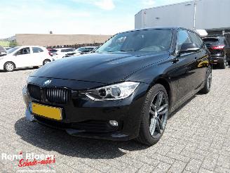 Damaged car BMW 3-serie 318d Executive 142pk Aut 2014/9