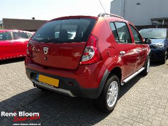 Schadeauto Dacia Sandero 1.6 Stepway 2011/2