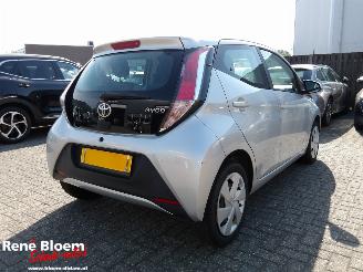 Voiture accidenté Toyota Aygo 1.0 VVT-i x-now 2016/3