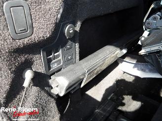 Landrover Discovery 2.0 Sd4 HSE grijs kenteken picture 29