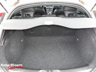 Volvo V-40 2.0 D3 R-Design Aut picture 12