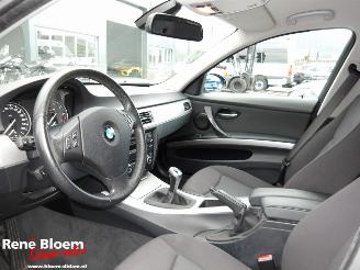 BMW 3-serie 318i Touring picture 15