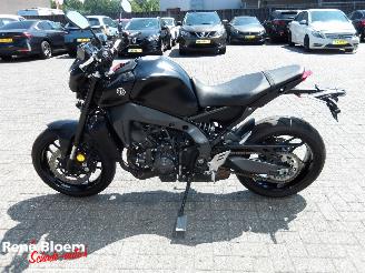 Yamaha MT-09  picture 2