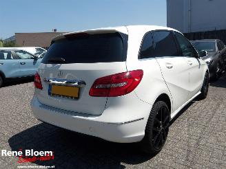 skadebil auto Mercedes B-klasse 180 Ambition 122pk 2013/5