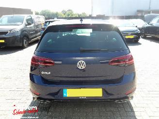 Volkswagen Golf 1.6 TDI Highline R-Line Automaat picture 6