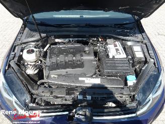 Volkswagen Golf 1.6 TDI Highline R-Line Automaat picture 8