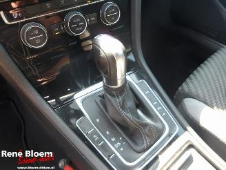 Volkswagen Golf 1.6 TDI Highline R-Line Automaat picture 23