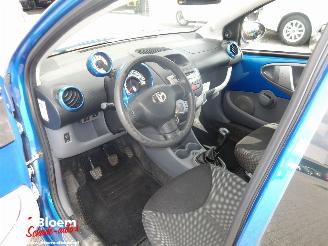 Toyota Aygo 1.0 12V 5drs Airco picture 10
