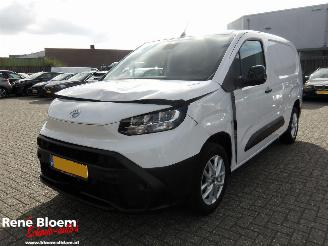 dañado vehículos comerciales Toyota Proace City 1.5D 4D L2 Long Challenger 2024/11