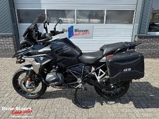 skadebil auto BMW R 1250 GS Triple Black 2021/6