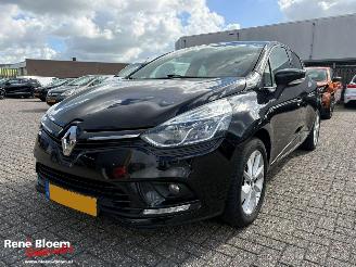skadebil auto Renault Clio 0.9 TCe Limited 5-drs Airco 2017/10