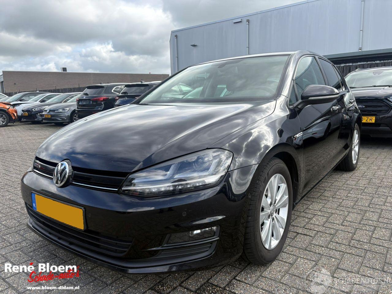 Volkswagen Golf 1.6 TDI Highline 5drs Bluemotion 110pk