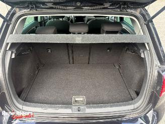 Volkswagen Golf 1.6 TDI Highline 5drs Bluemotion 110pk picture 10