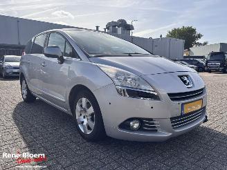 Peugeot 5008 1.6 e-HDi Executive 7p picture 5