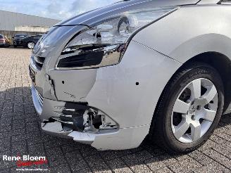 Peugeot 5008 1.6 e-HDi Executive 7p picture 8