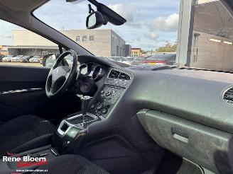 Peugeot 5008 1.6 e-HDi Executive 7p picture 10
