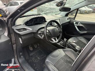 Peugeot 2008 1.2 Puretech Blue Executive 110pk picture 14