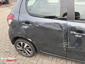 Peugeot 108 1.0 e-VTI Allure 72pk 5drs Airco picture 9