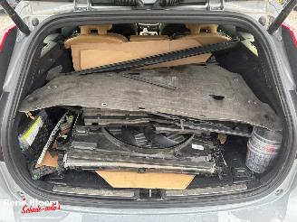 Volvo V-60 2.0 T6 Plug-in-Hybrid AWD Plus Dark picture 17