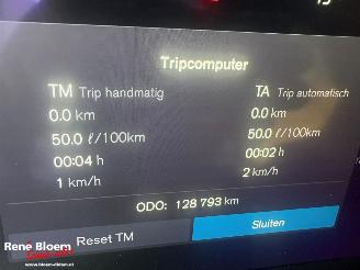 Volvo V-60 2.0 T6 Plug-in-Hybrid AWD Plus Dark picture 24