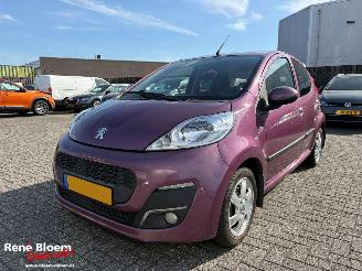damaged passenger cars Peugeot 107 1.0 Active 5-drs Airco 2012/4