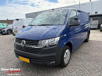 Vaurioauto  commercial vehicles Volkswagen Transporter 2.0 TDI L2H1 Automaat 150pk 2021/4