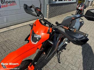 KTM 690 SMC R picture 18