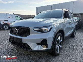 Voiture accidenté Volvo XC40 2.0 B4 Plus Dark Automaat 197pk 2026/3