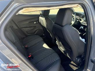Peugeot 2008 1.2 Hybrid 145 GT picture 15